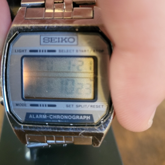 80's Vintage Seiko Digital Watch - Picture 7 of 7